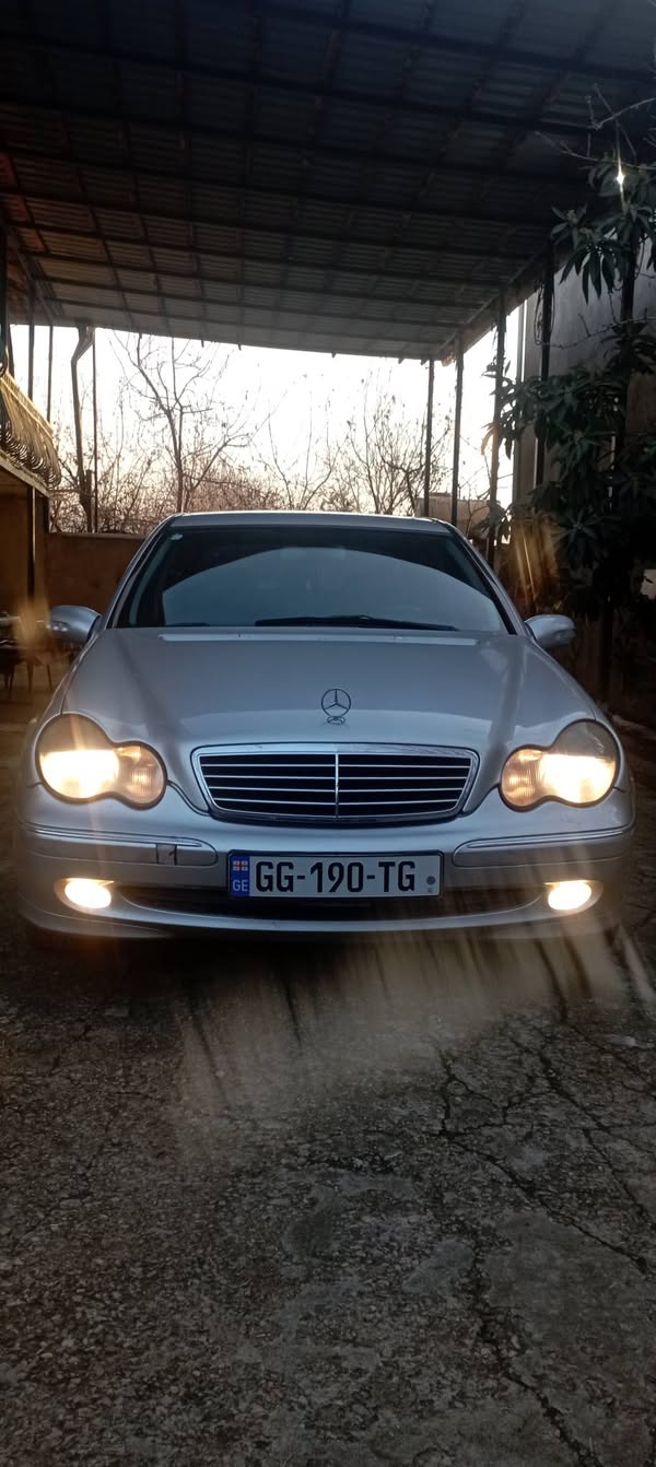Avtomobil 2000
