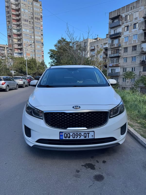 Avtomobil
