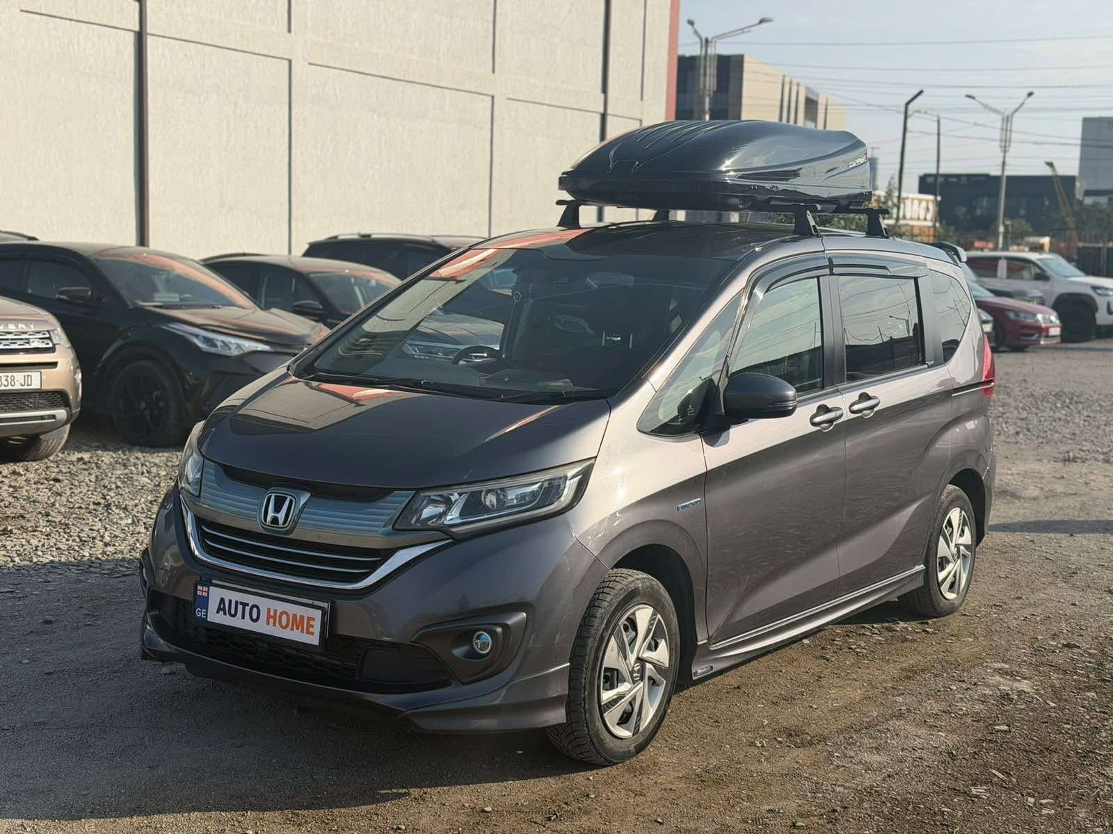 Honda Freed 2017 — 2,400$