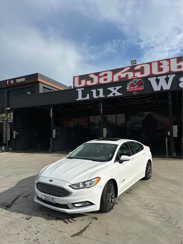 Avtomobil 2018 — 7,600$
