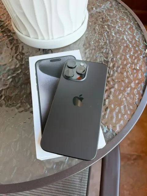 iPhone 15 Pro Max 256GB, 85% battery