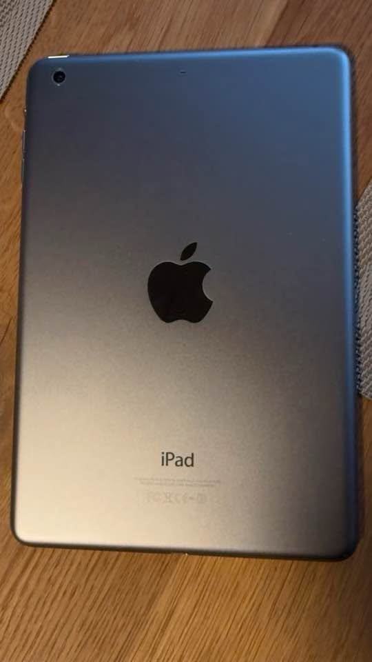 I am selling an original Apple Ipad mini 2