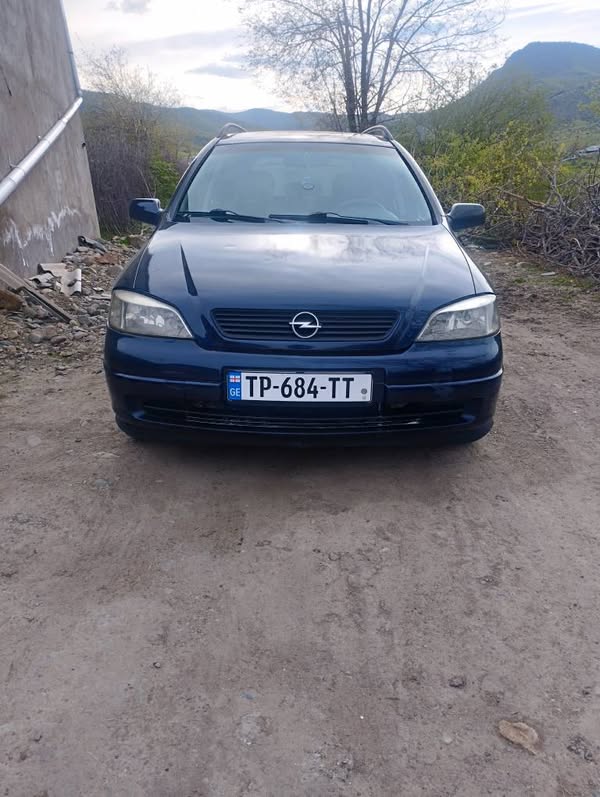 Avtomobil