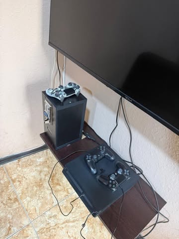 Վաճառվում է playstation 4 ամբողջական հավաքածու։