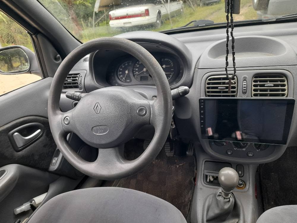 Renault Clio 1999 — 1,500$