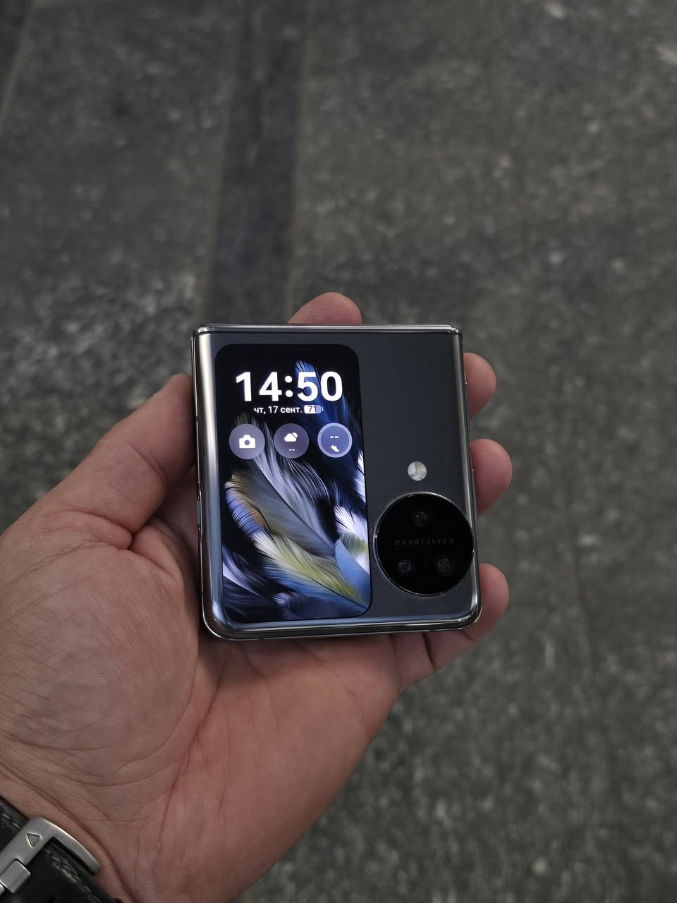 Oppo Find N3 Flip 12/