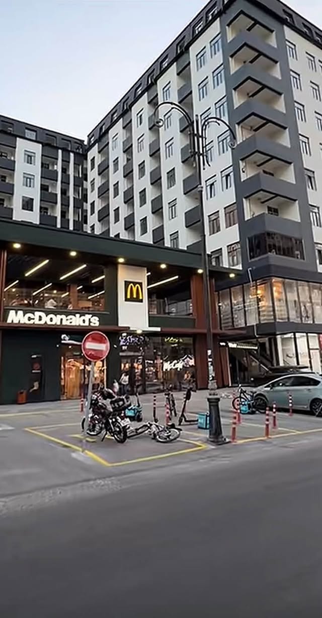 Apartment for sale, Baku — 100,000 ₼