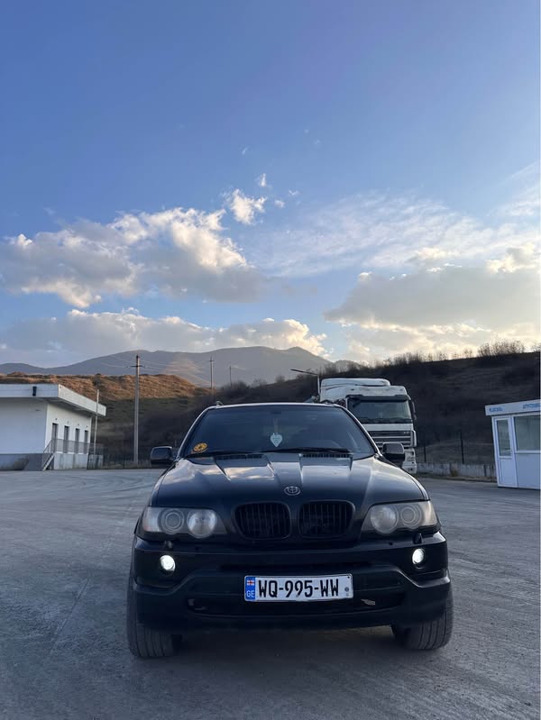 Avtomobil