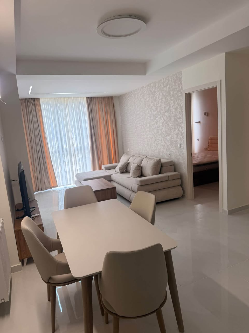 2-комнатная квартира в аренду, Тбилиси — $700