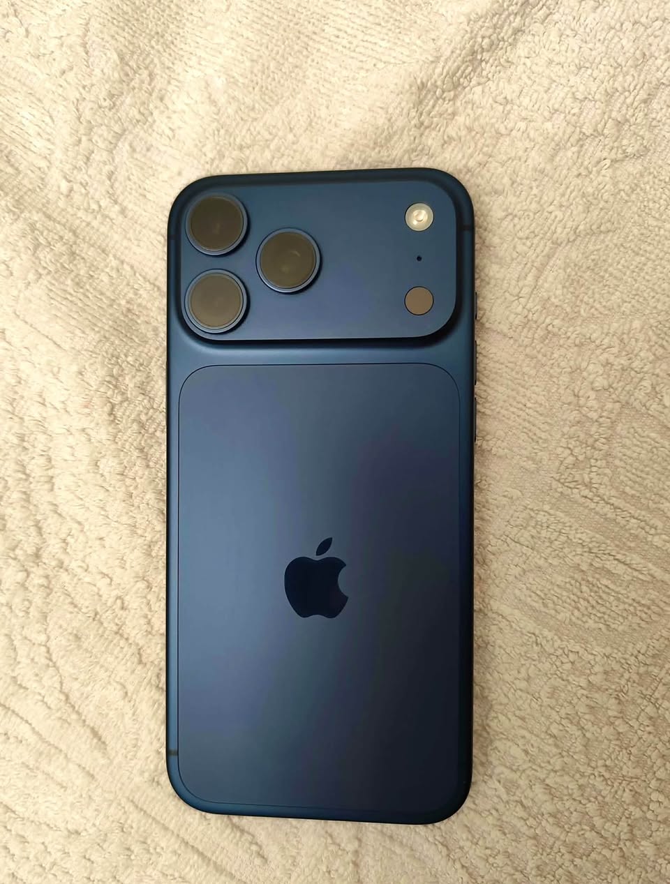 IPhone 17 Pro Max Kanadadan satılır