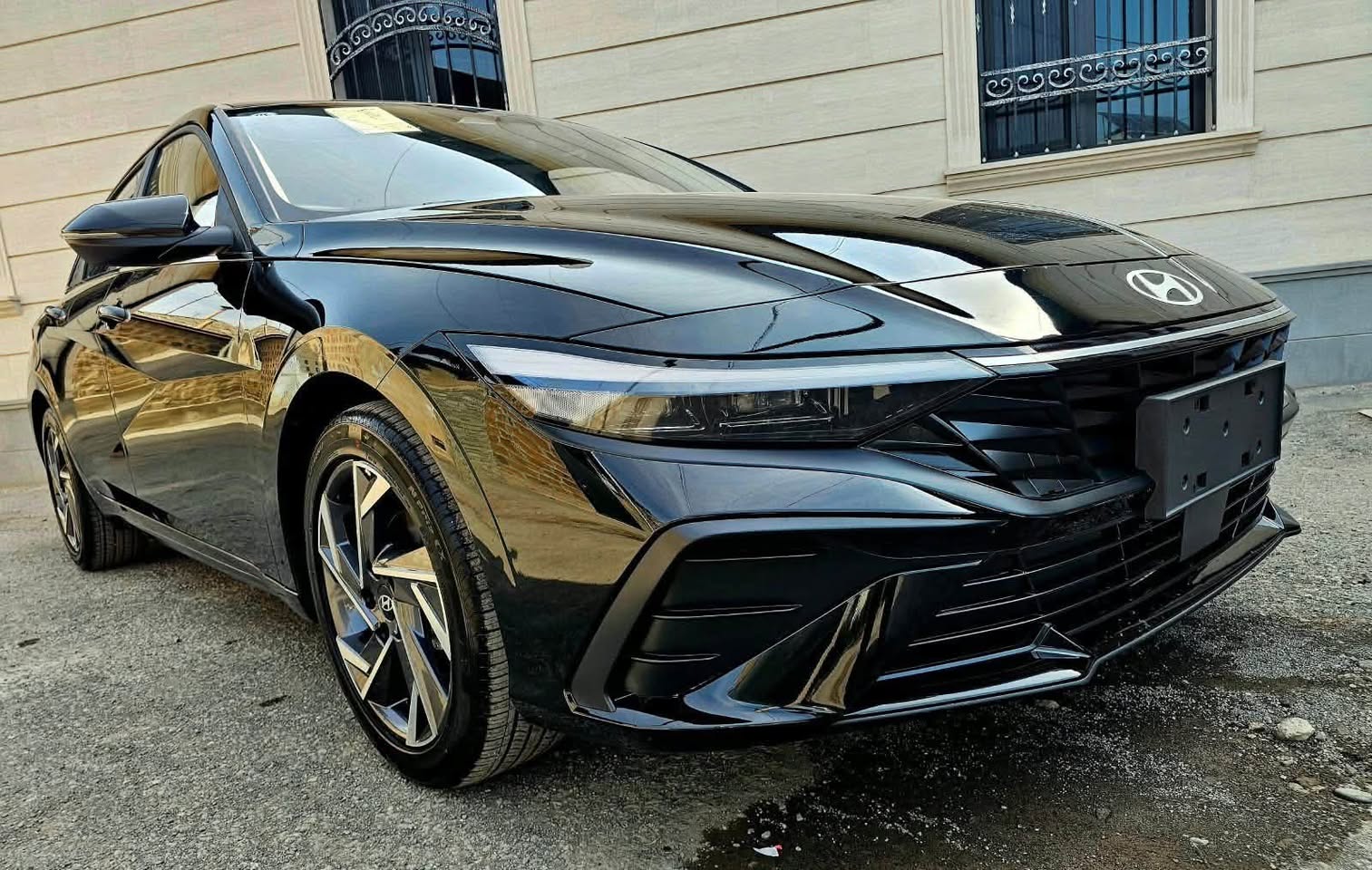 Hyundai Elantra 2026 — $21,500