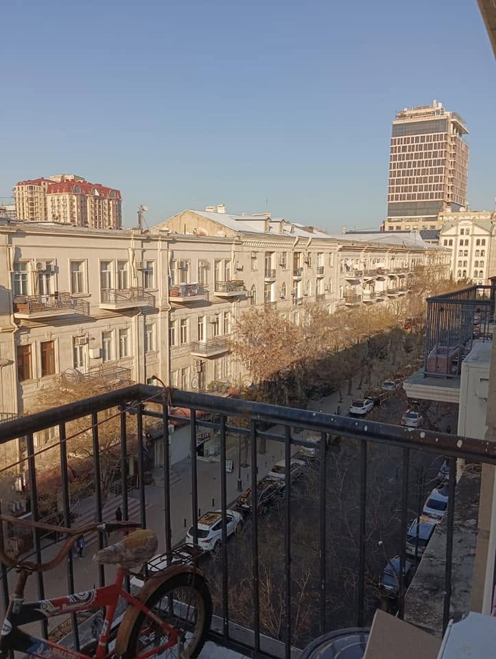 Продаётся 2-комнатная квартира, Баку