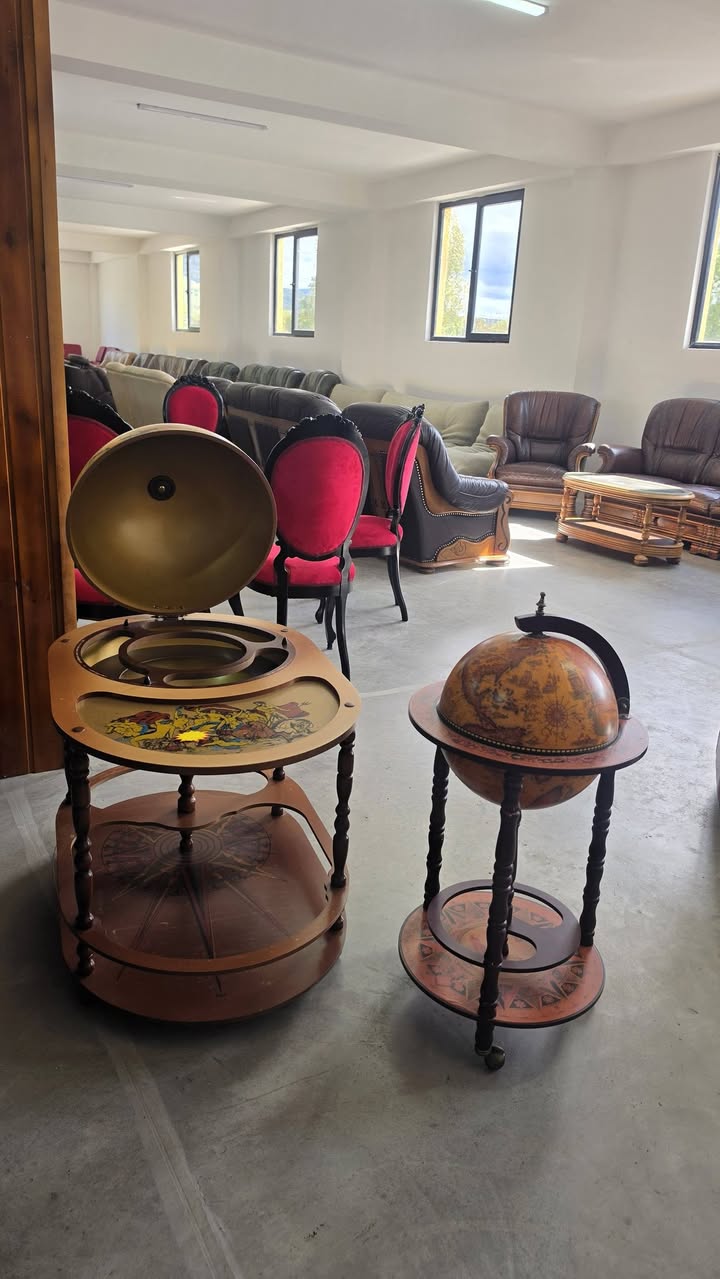 Hər şey ERT məkanında 🛋️ Belçika, vintage mebel