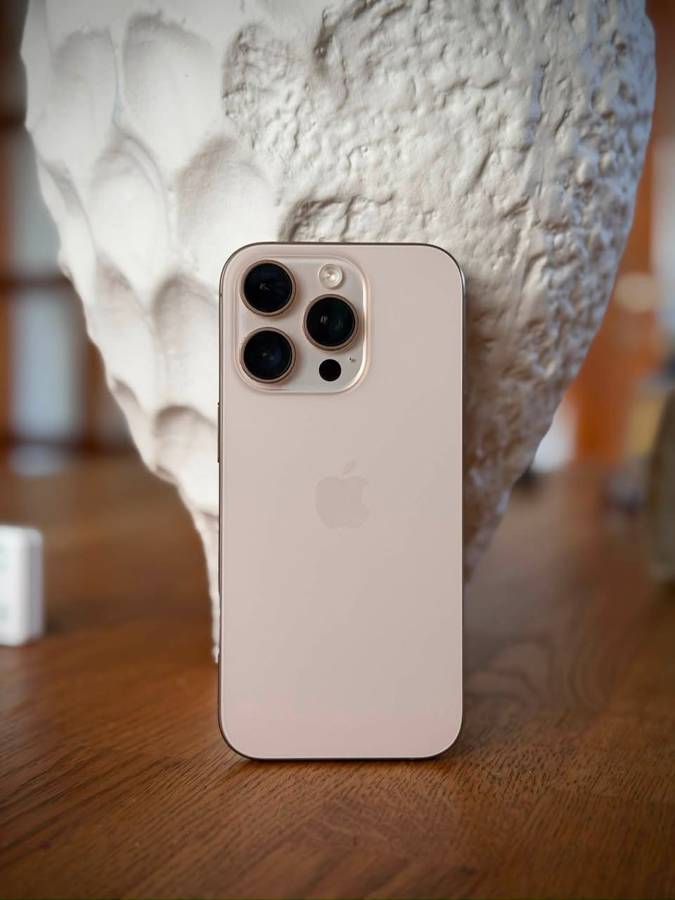 იყიდება iPhone 16 Pro, Desert Titanium — 1,850₾
