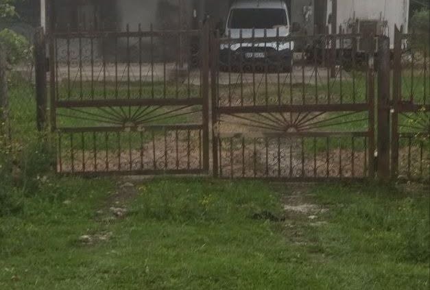 Satılır qapı öz sütunları ilə. Qiymət razılaşdırma ilə.