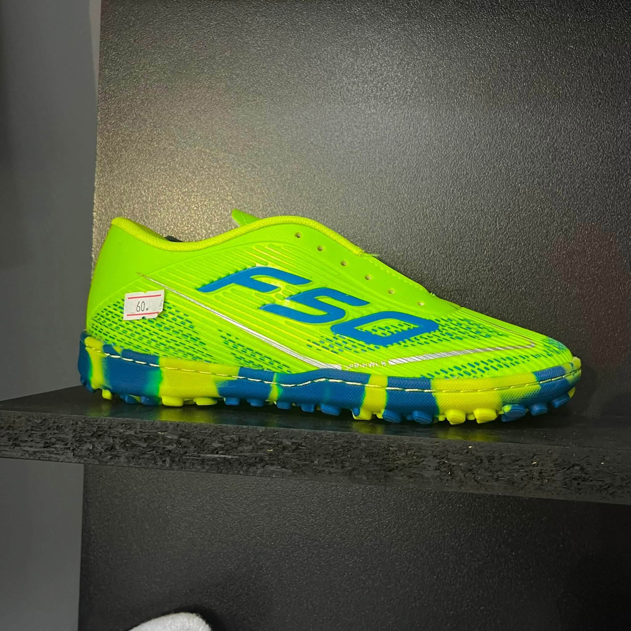 ⚽️ Yüksək keyfiyyətli futbol çəkmələri Roba — 60₾