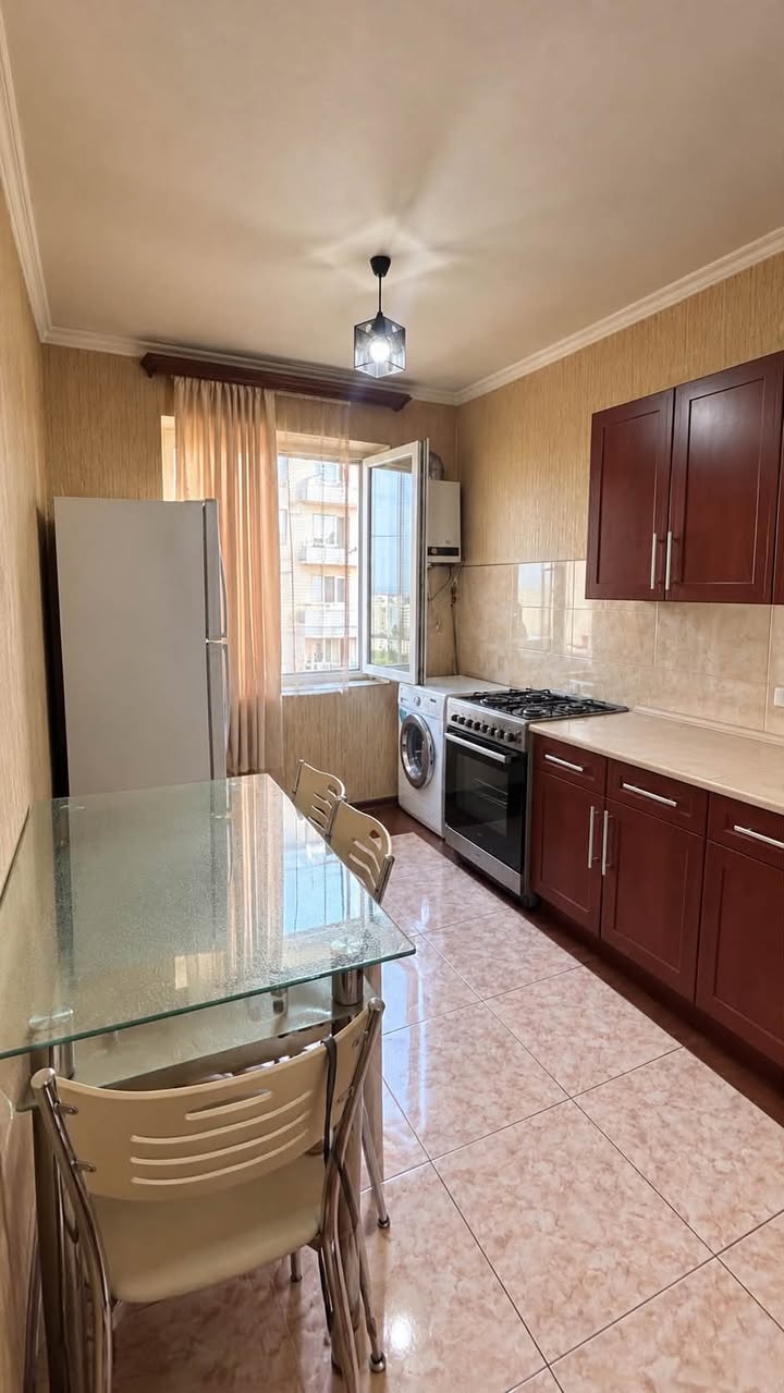 იყიდება 5-ოთახიანი ბინა, თბილისი — $90,000