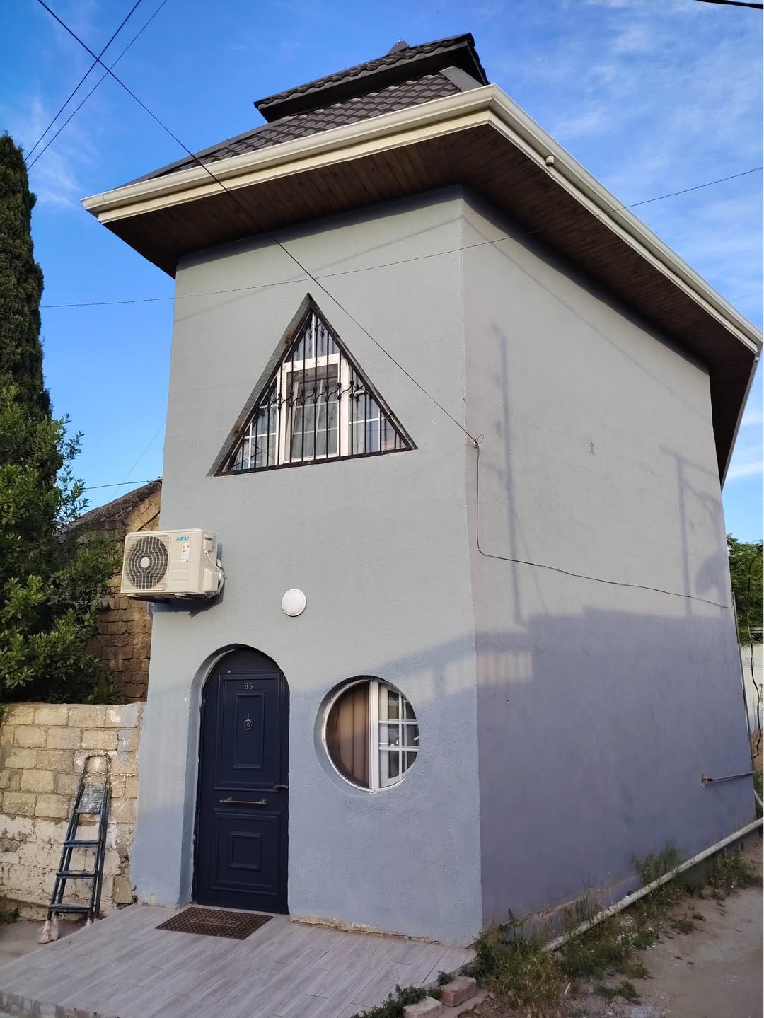 🏡 Şüvelan'da 2 katlı ev kiraya veriliyor — 1,000₼