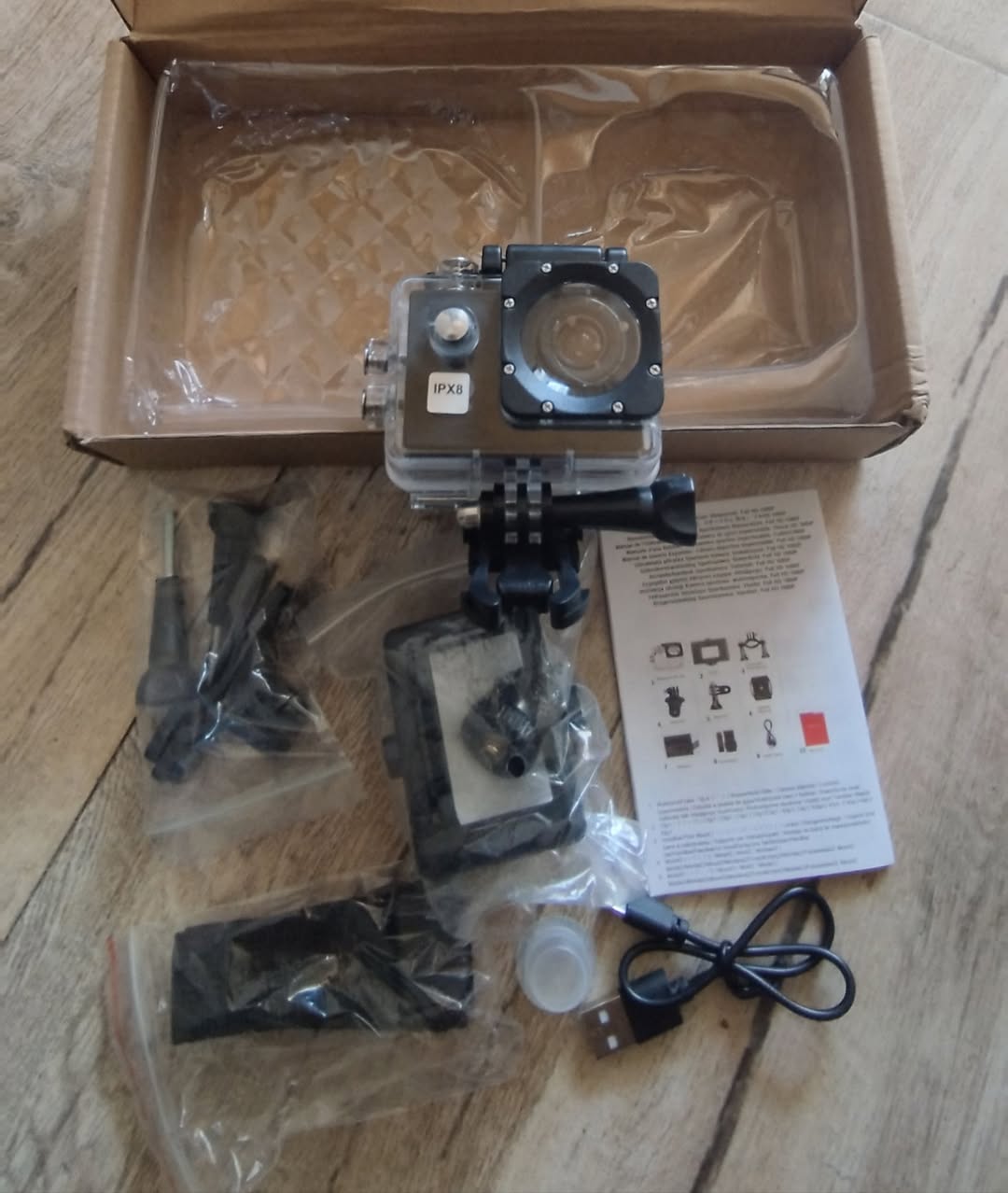 Waterproof action camera IPX8 with accessories