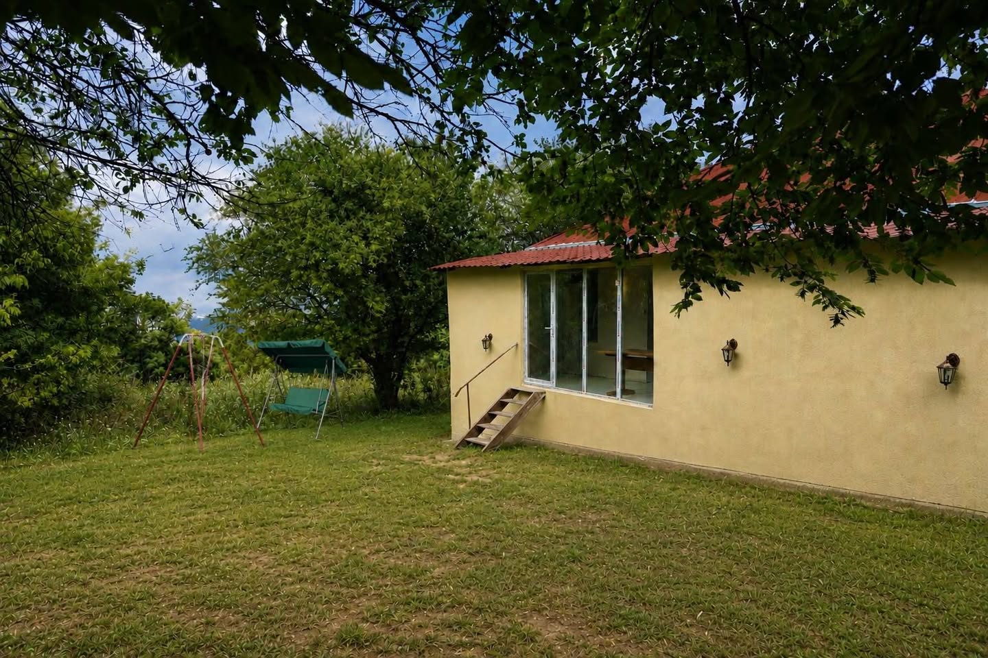 Ev, Tbilisi — $600