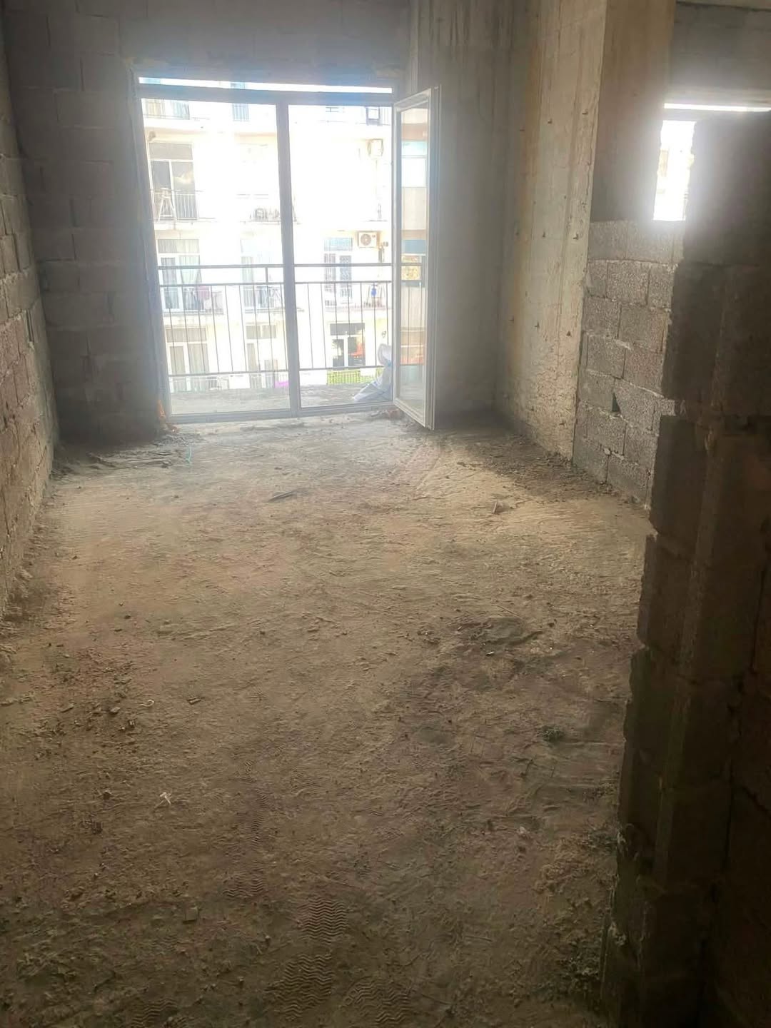ბათუმში .იყიდება 80.6 კვ. მეტრის შავი — 70,000$