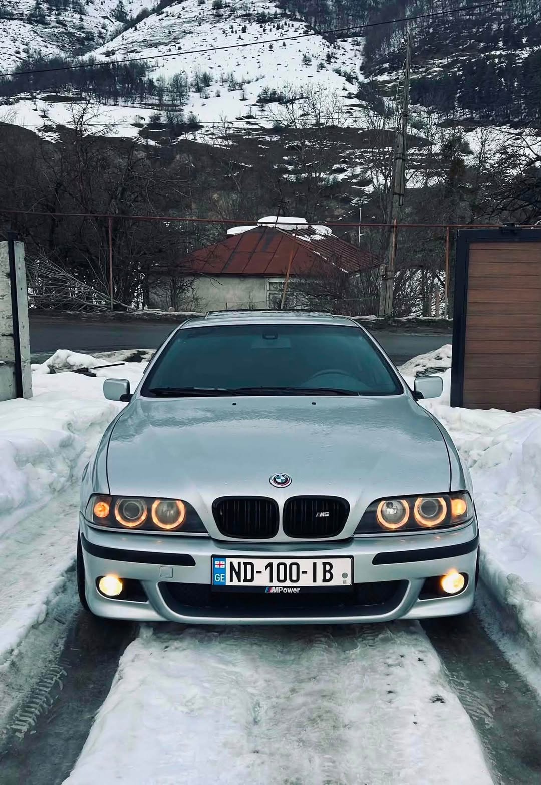 BMW E39 — 3,200$
