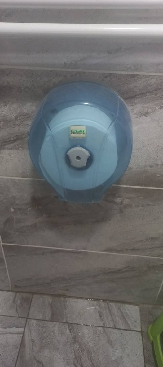 Kağıt ve sabun satılır. Jöle. Kendisi