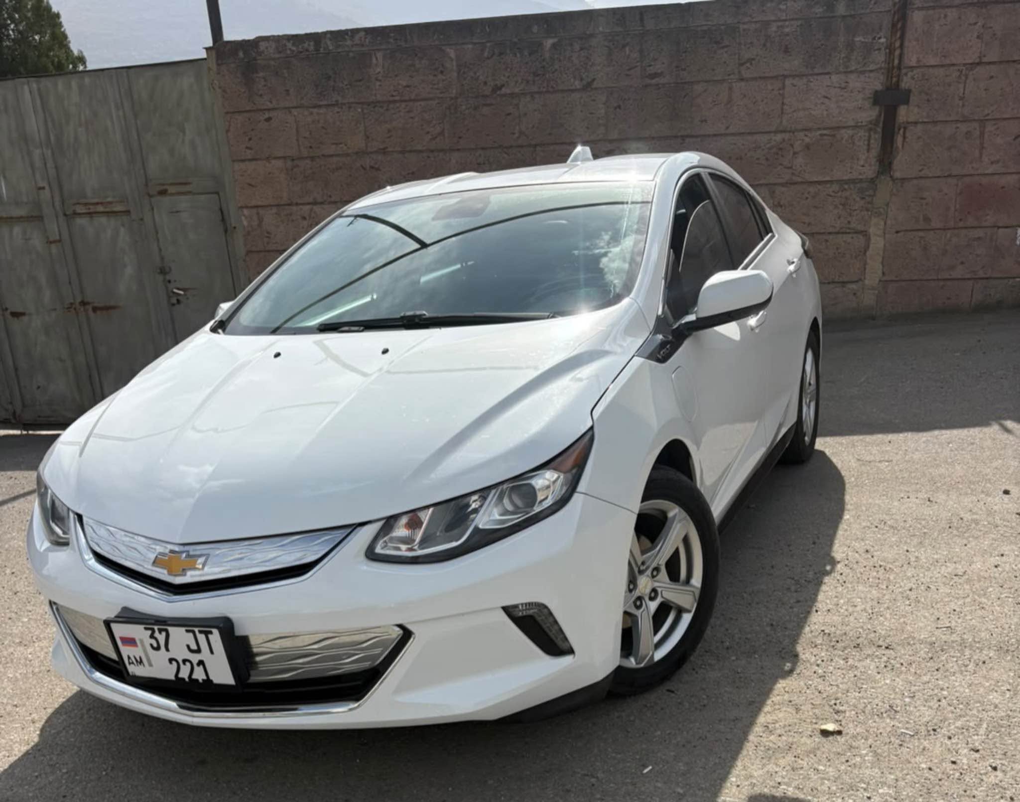 Chevrolet Volt — 8,900$