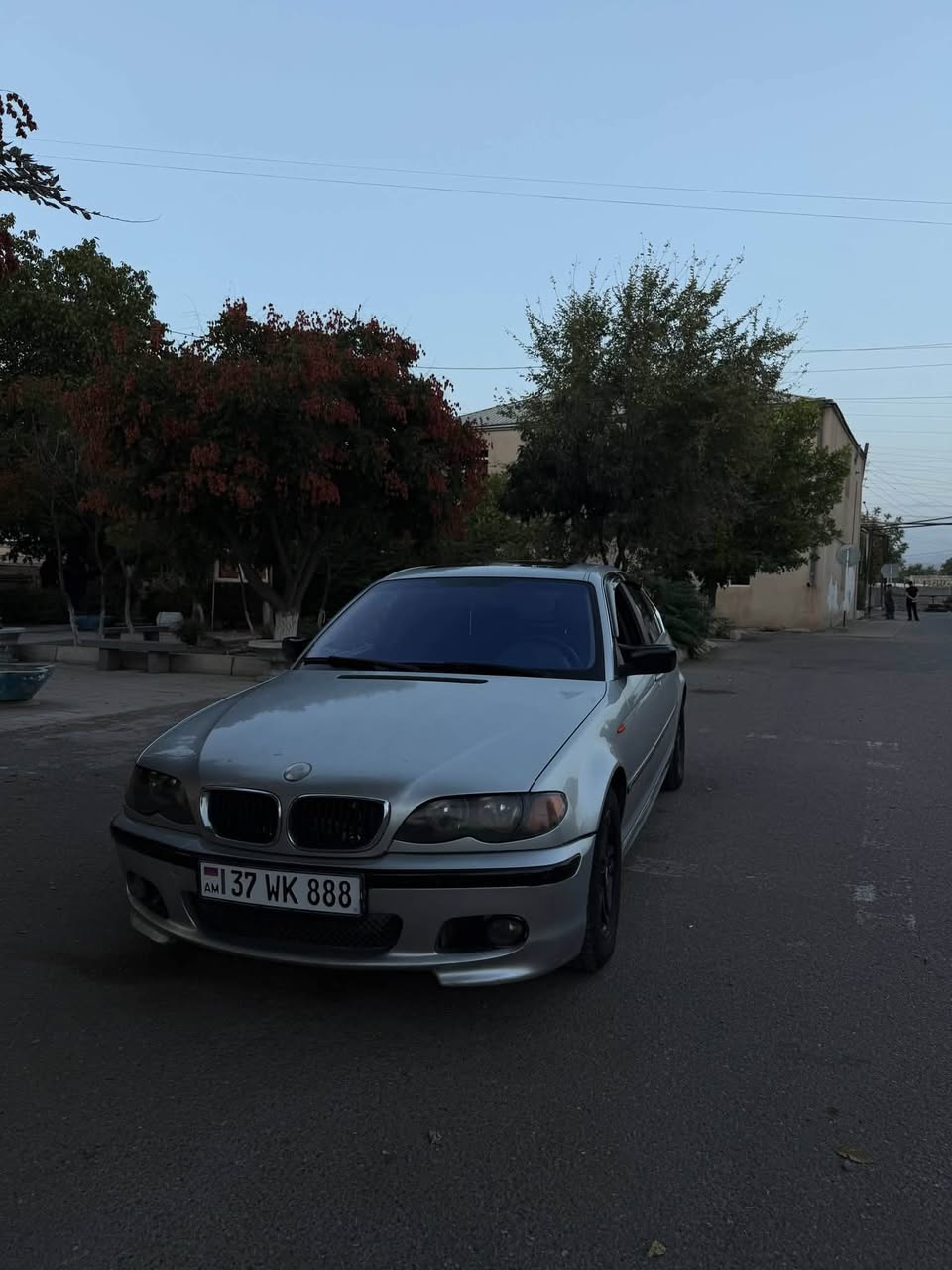 Avtomobil