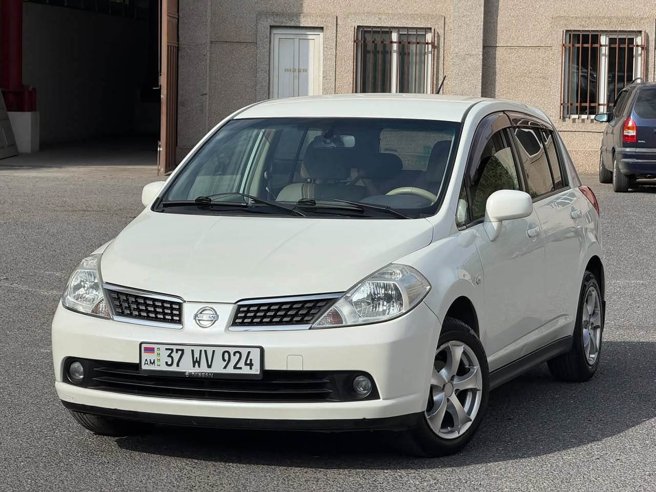 Nissan Tiida 2007 — 5,800$