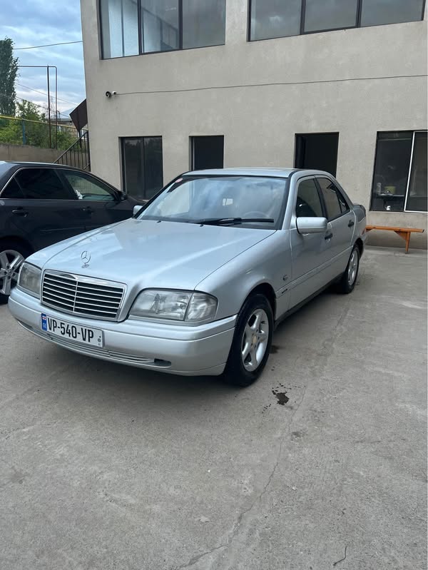 Avtomobil 1996
