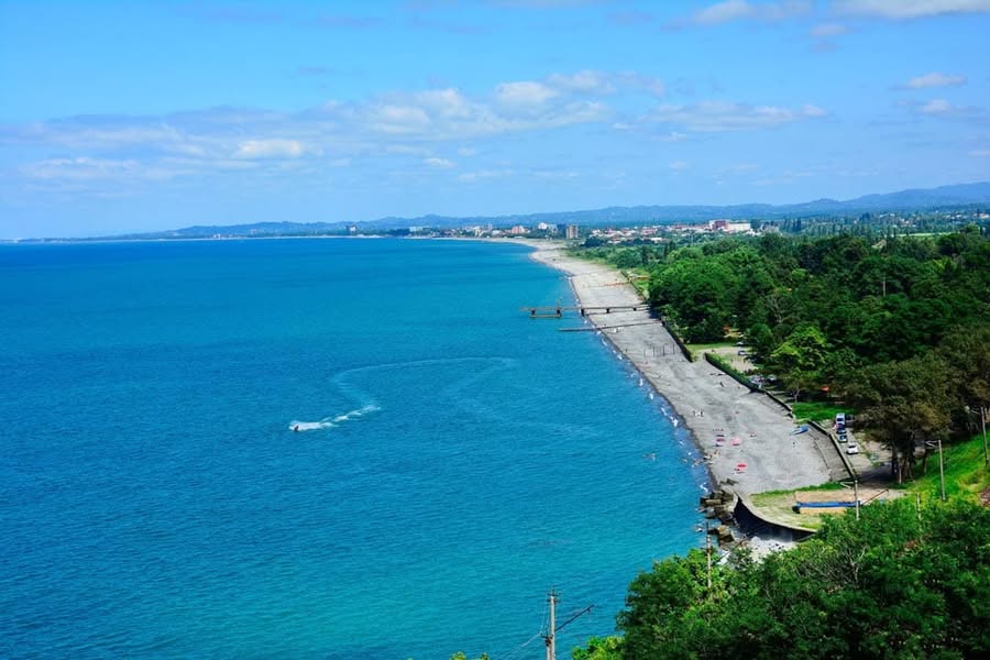 Rent per month on 1st line in Kobuleti - 250$