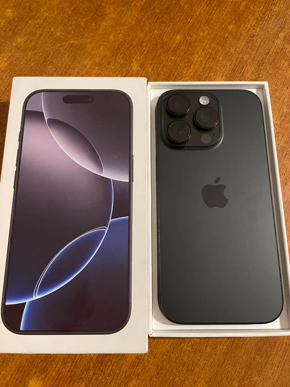Վաճառվում է iPhone 16/pro/128Gb սիմ քարտով տարբերակ 2000 քաշով տուփով