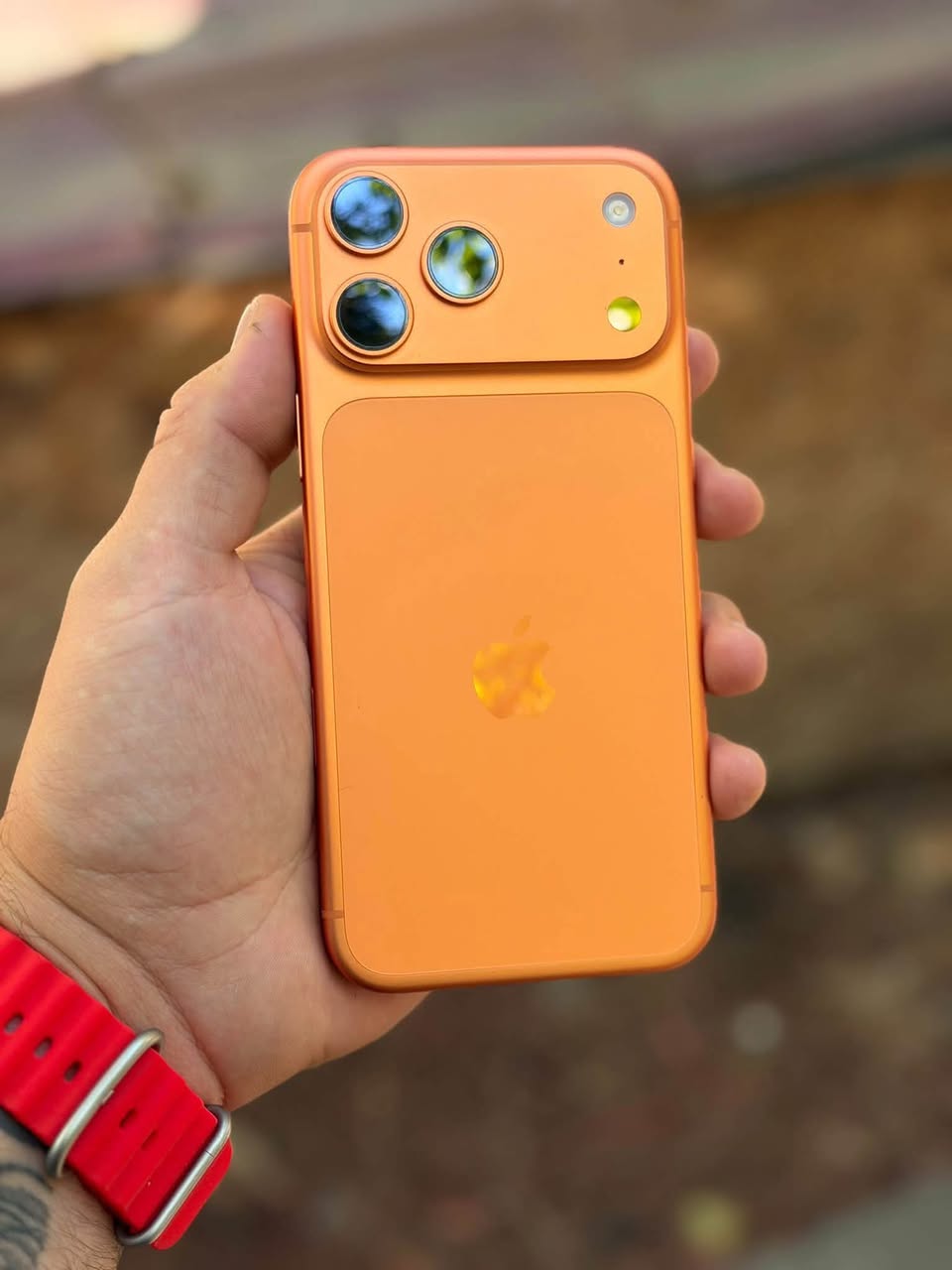 17 Pro Max-256 GB. 3700 ლარი