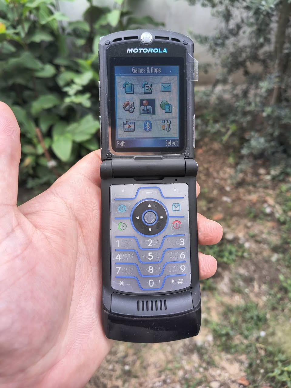 Motorola V3 ახალი Ფასი 160 ლარი