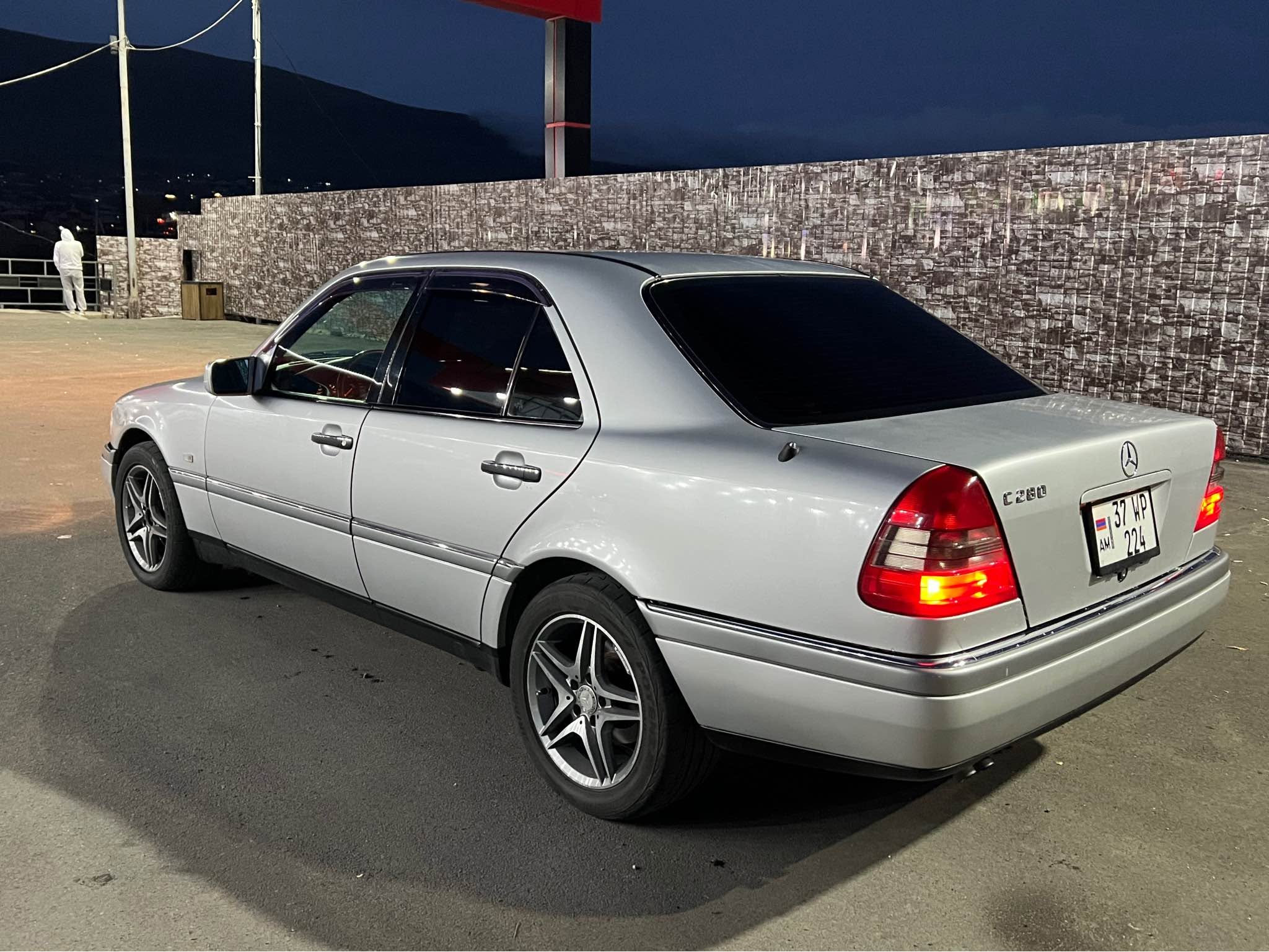 Mercedes-Benz W202 1996 — 9,000$