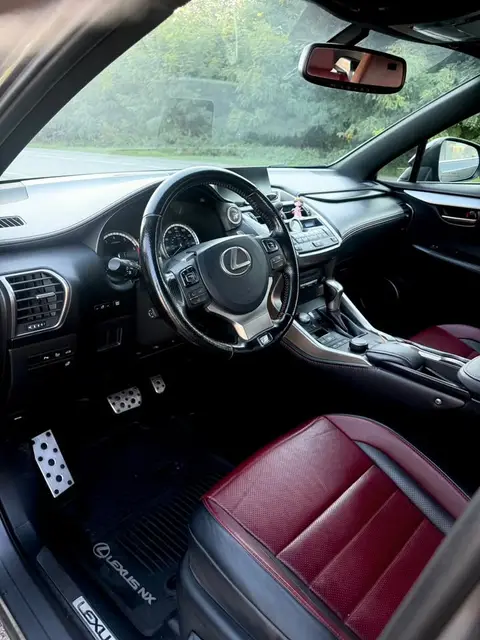 Lexus NX200 2017 — 14,800$