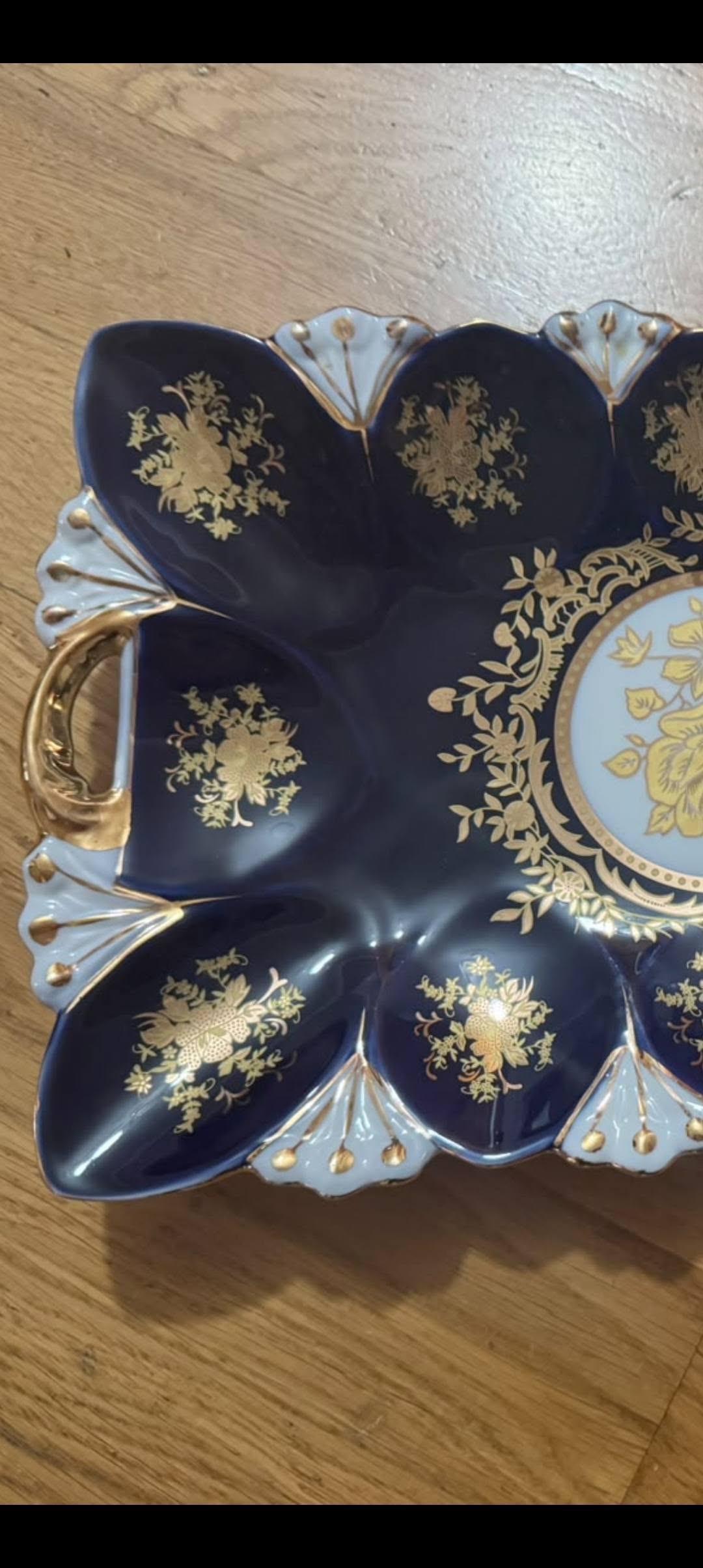 Chinese sweets jar, golden pattern