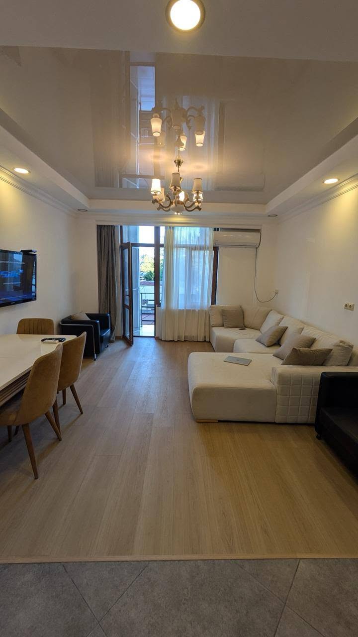 Сдаётся 2-комнатная квартира, Тбилиси — $1,250