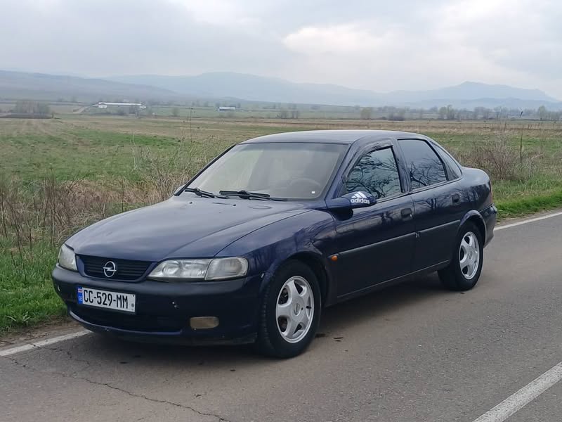 Avtomobil 1998