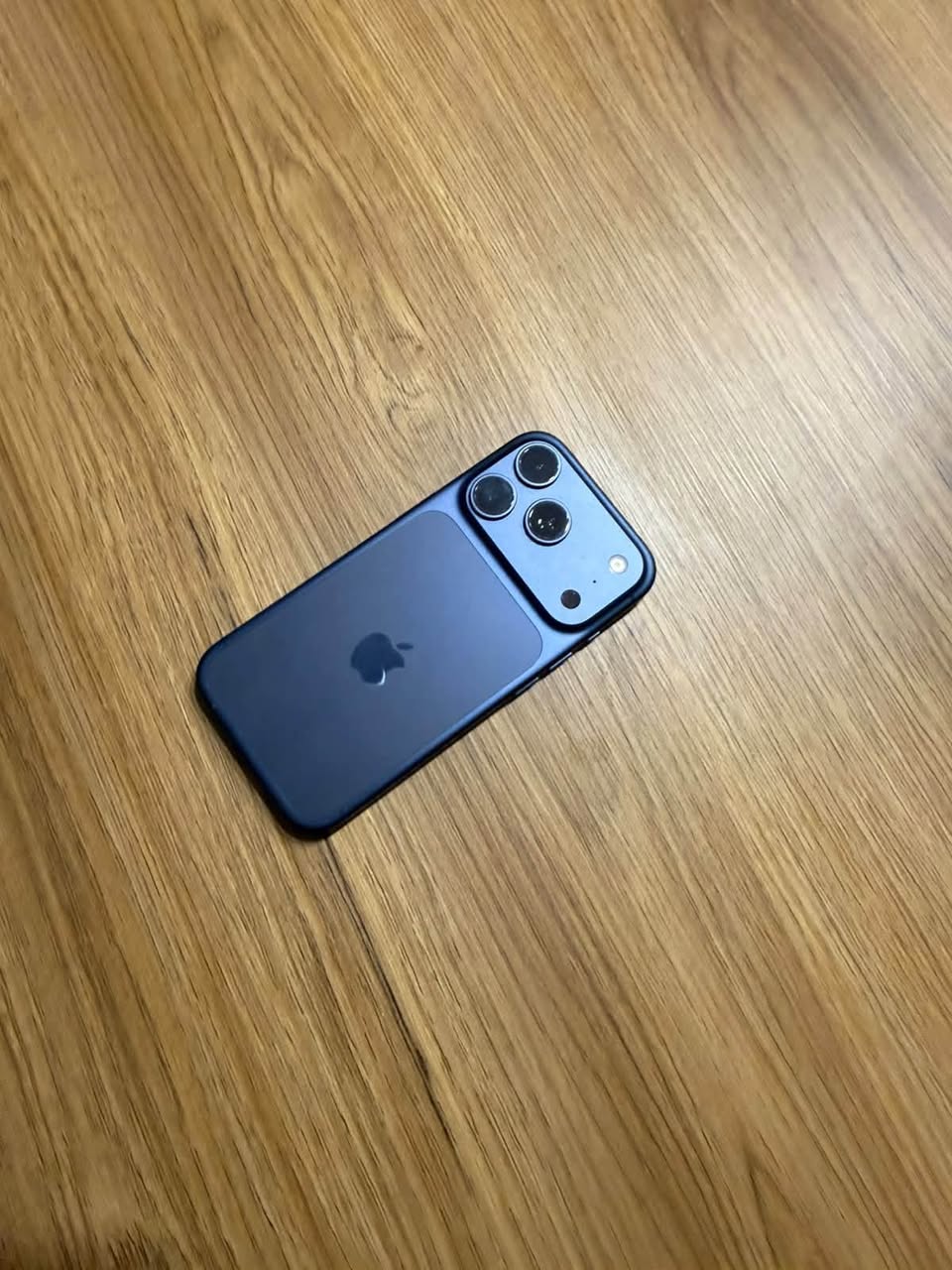 Продаётся iPhone 17 Pro Max BH/98% 256GB — 3,000₾