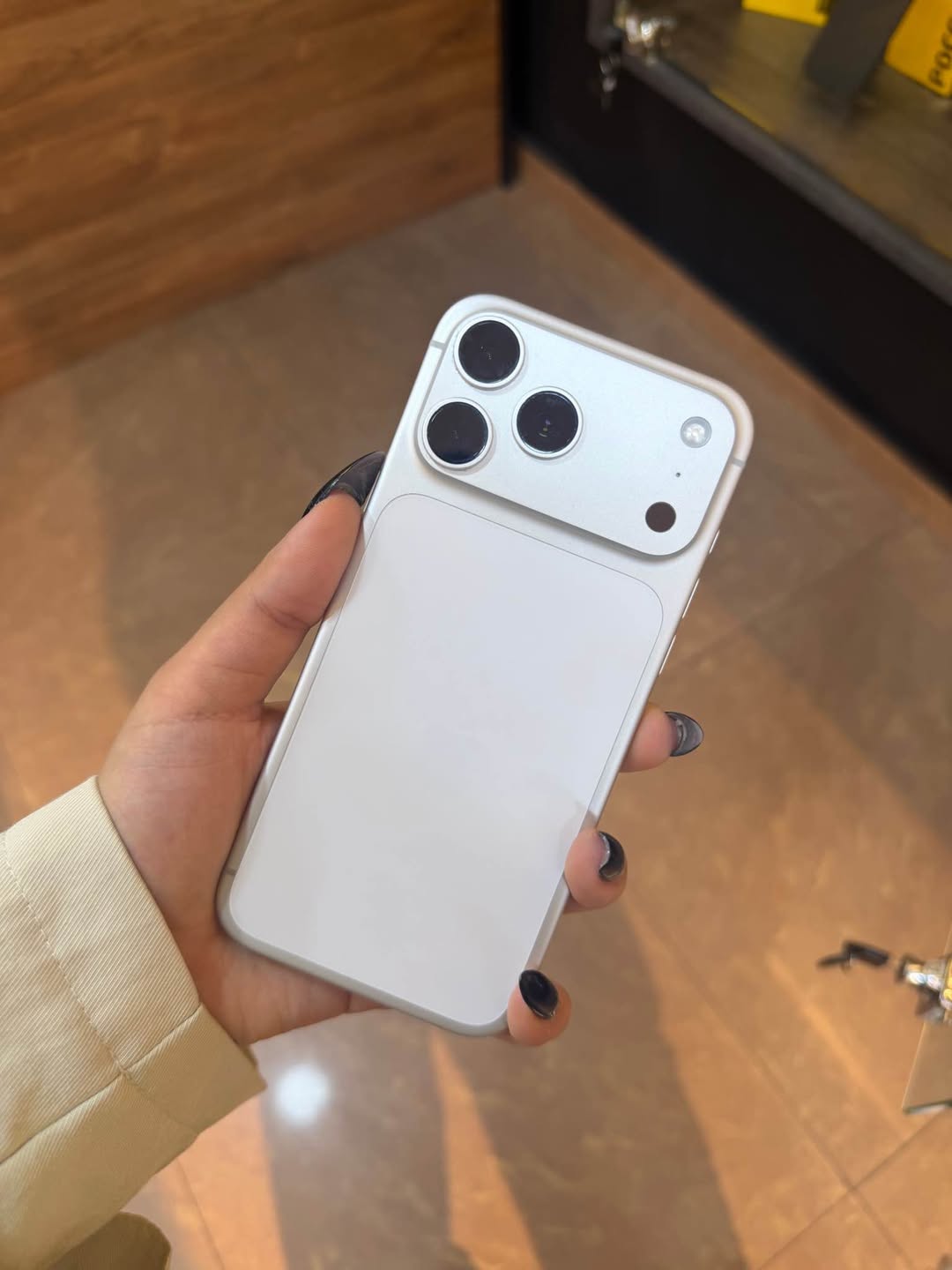 Iphone 17 pro max 256GB | — 390,000֏