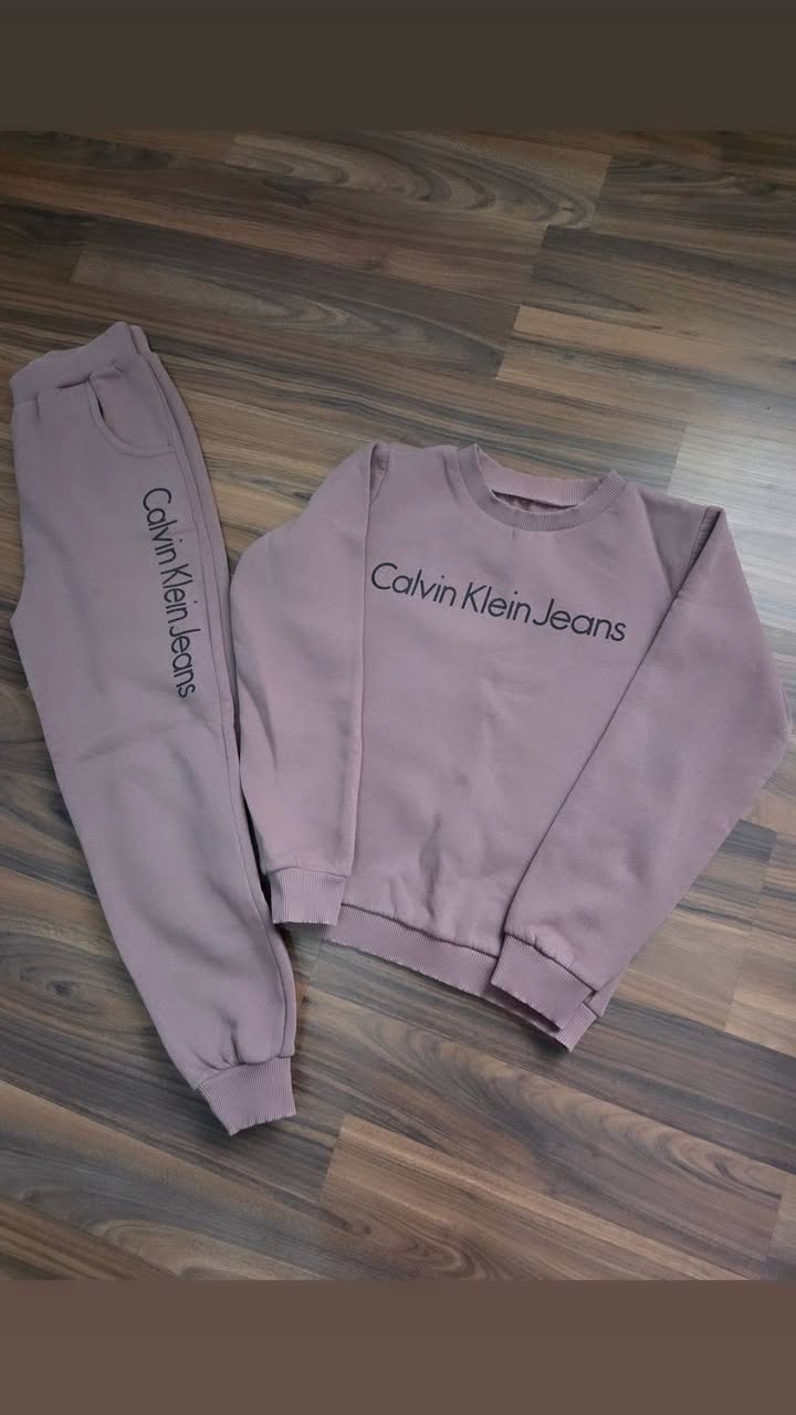 Calvin Klein Jeans սպորտային կոստյում