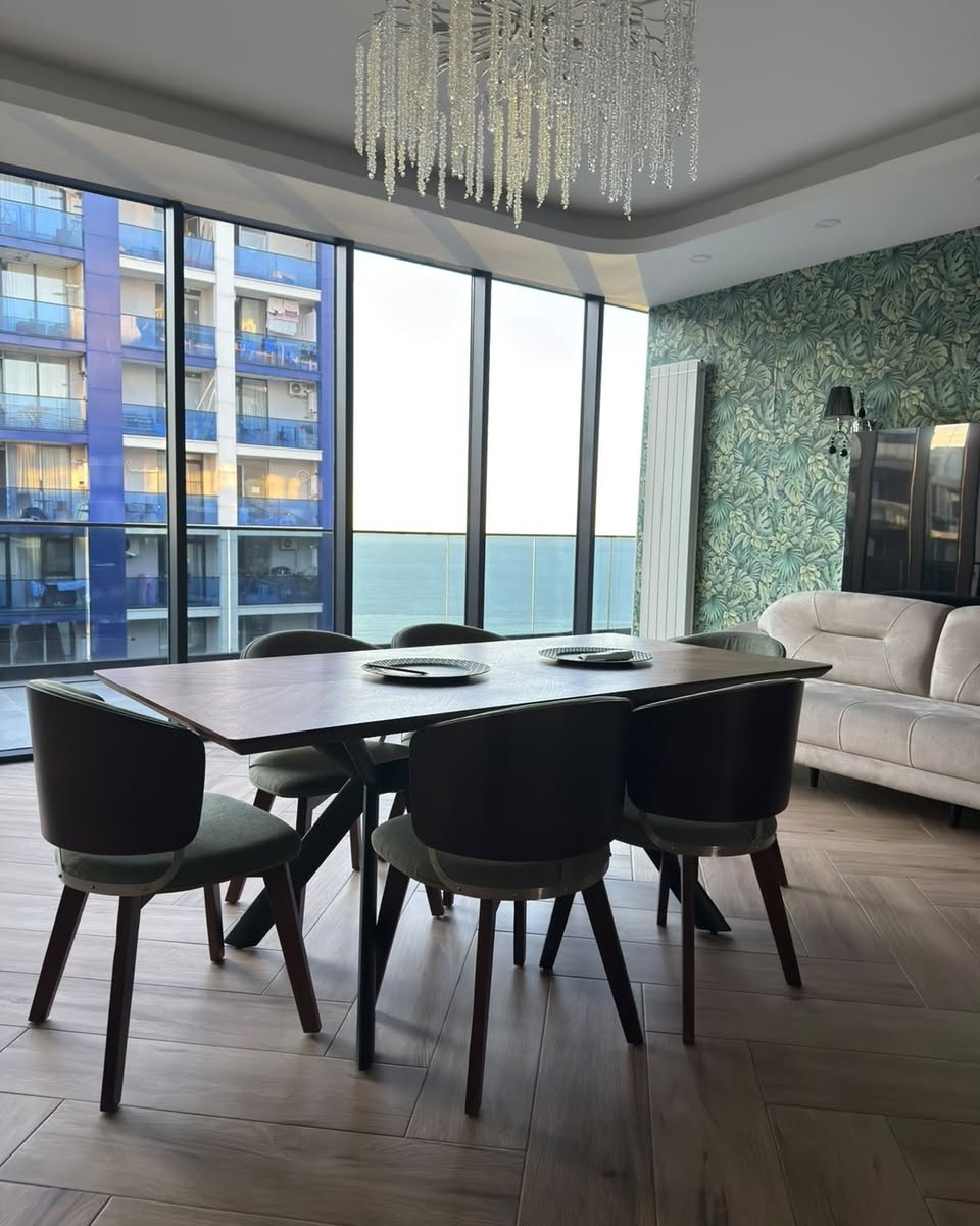 Сдаётся 5-комнатная квартира, Батуми — $3,500