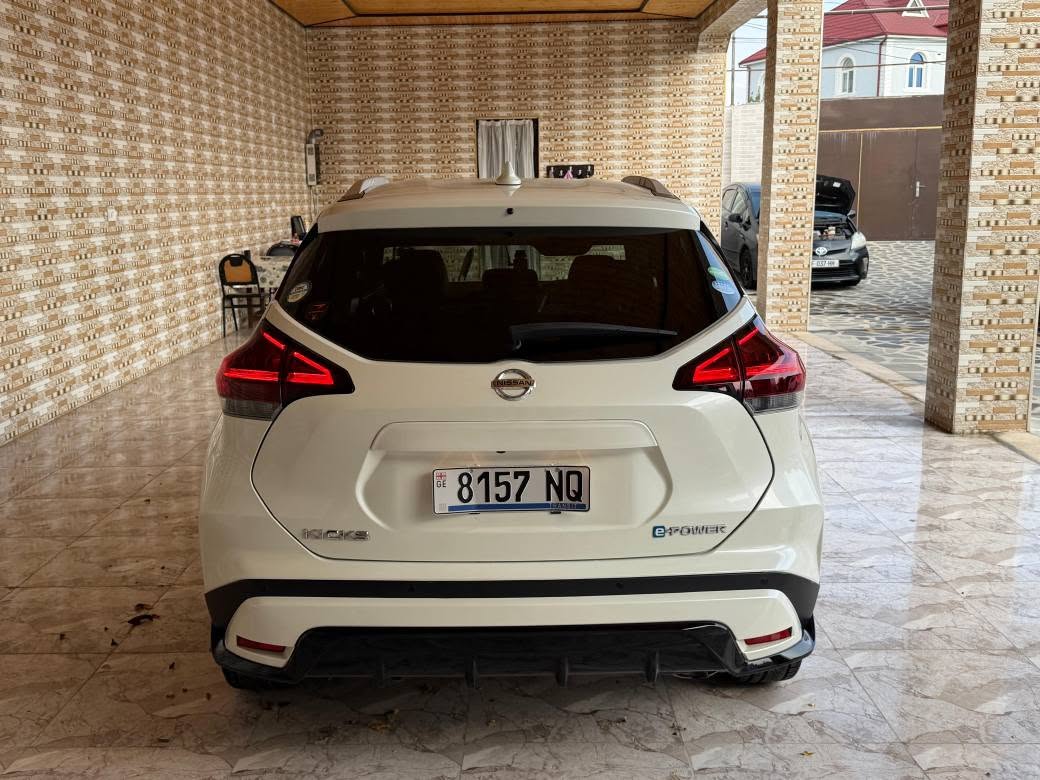 Nissan 2021