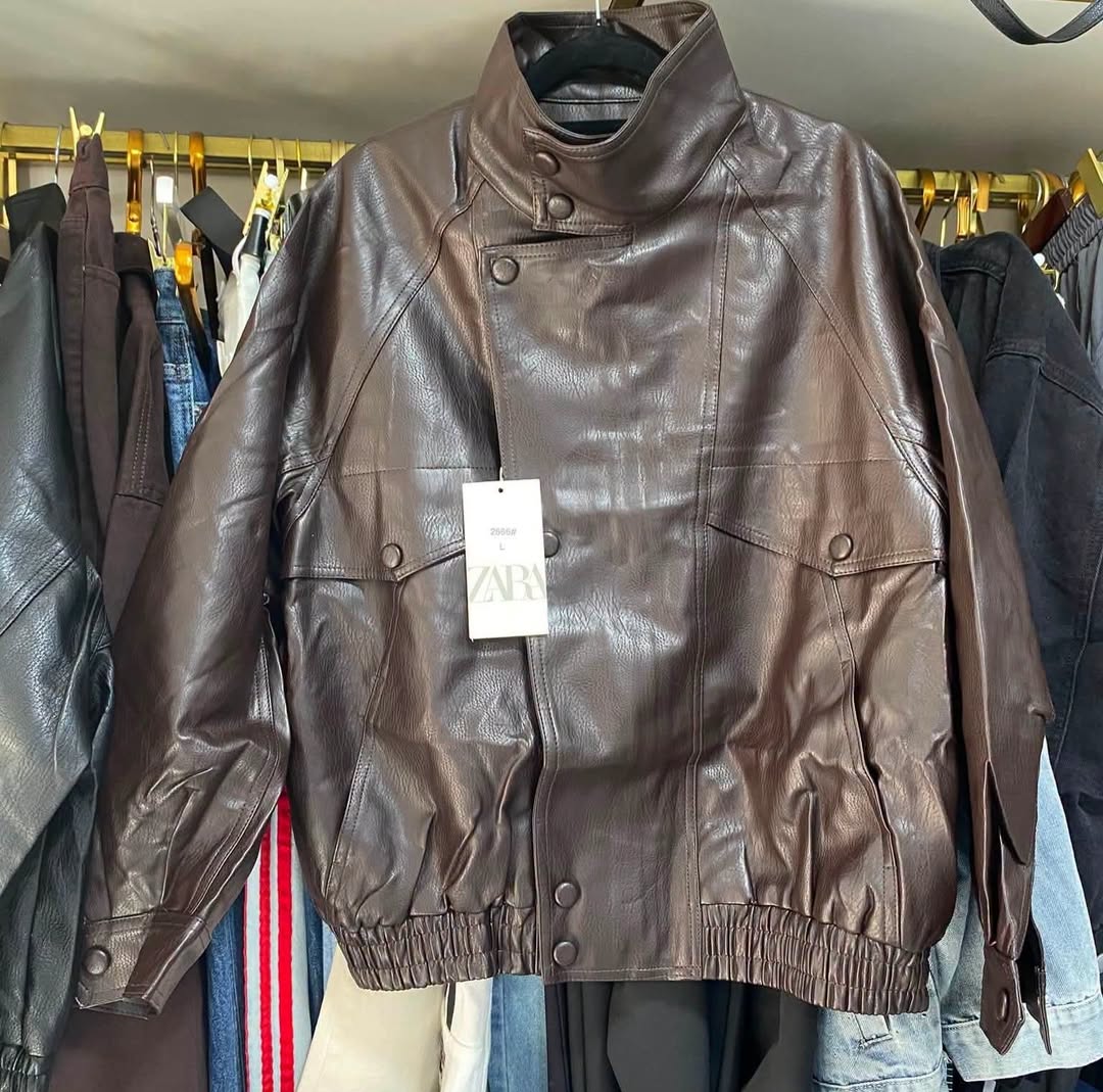 Yalnızca koyu çikolata renginde kaldı. Oversize modeli