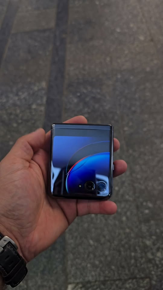 Motorola Razr 40 Ultra 8/