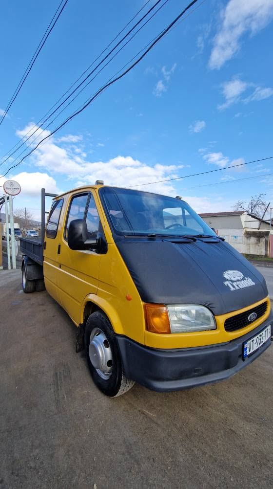 Avtomobil