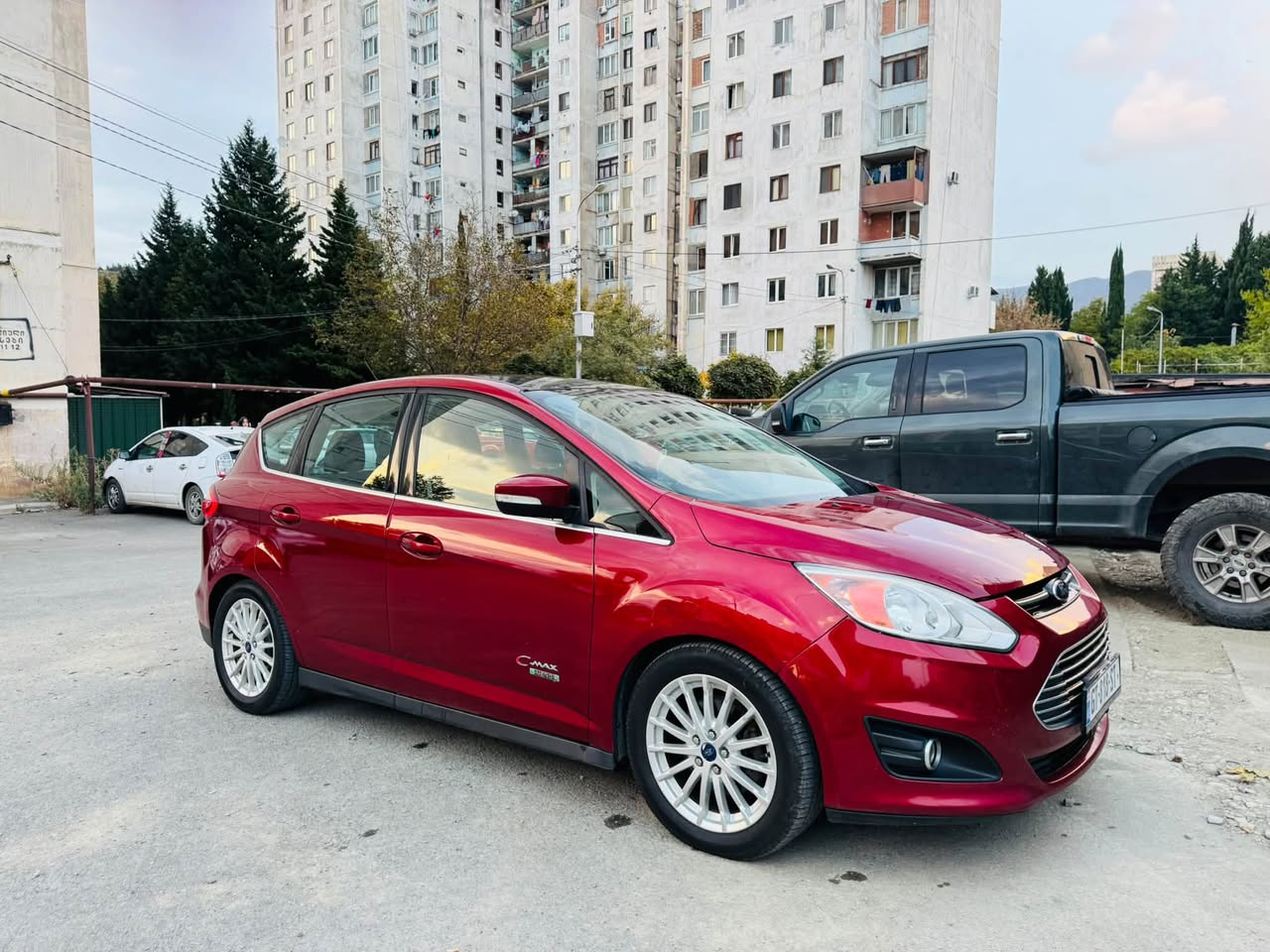 Ford Cmax 2015 — 6,000$