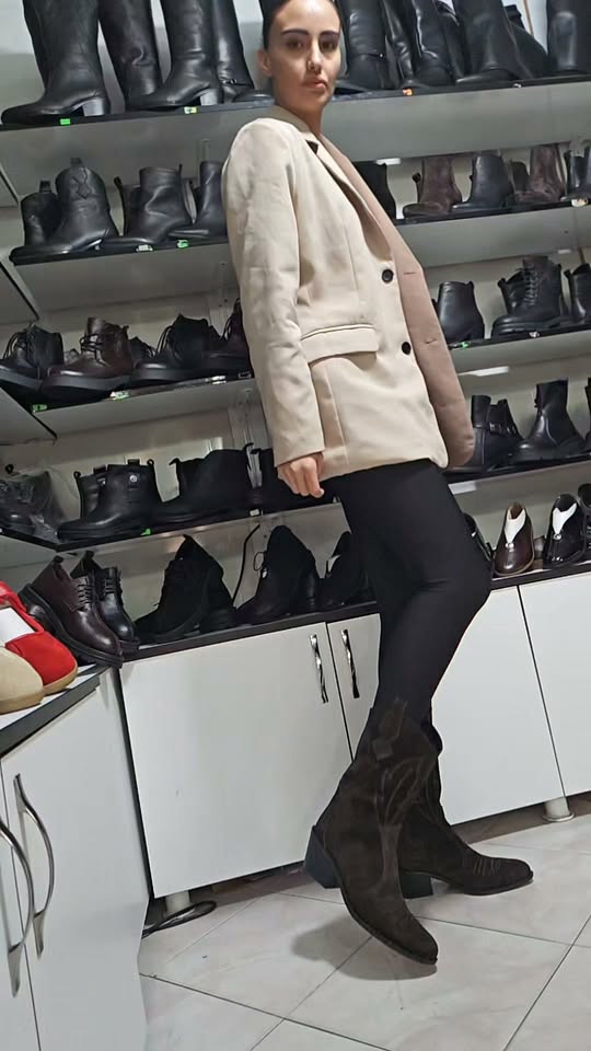 👢✨ ჩექმა, რომელიც ყველა ქალს დაამშვენებს!